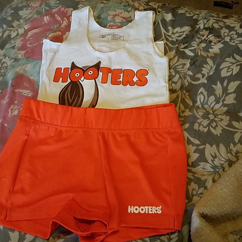 Hooters Uniform